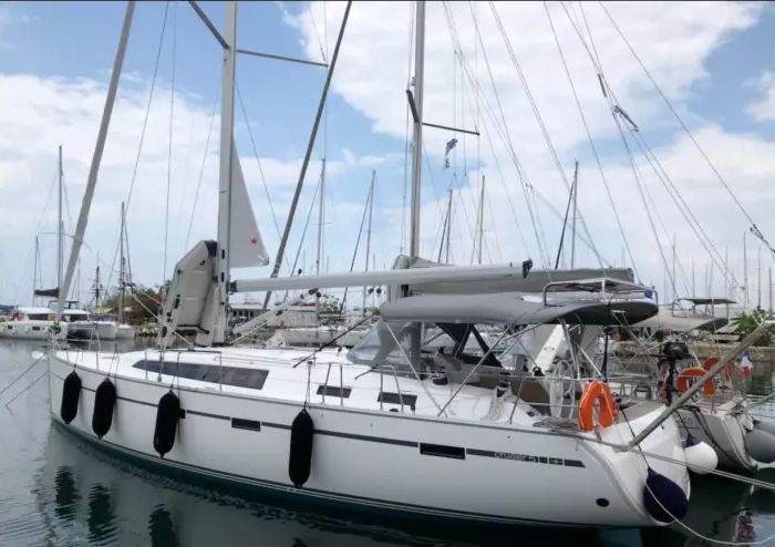 Bavaria Cruiser 51 Guarda Che Luna — Sailing Yacht Charter, Sailing Yacht in Rhodes