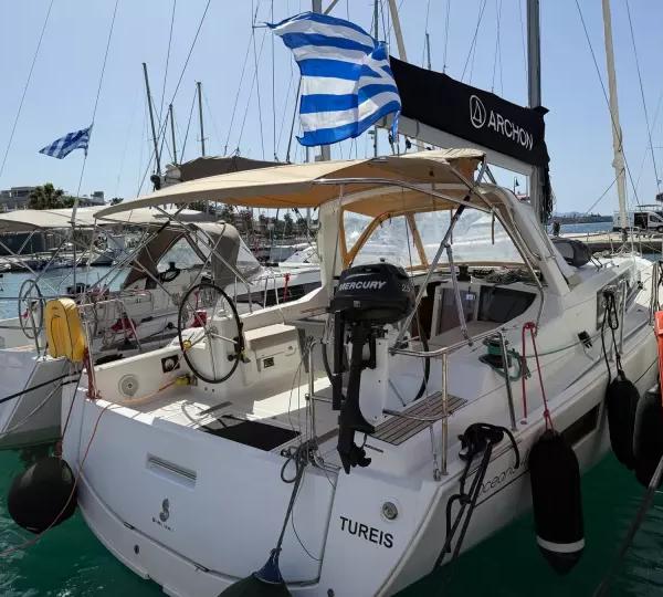 Beneteau Oceanis 41.1 Tureis — Sailing Yacht Charter