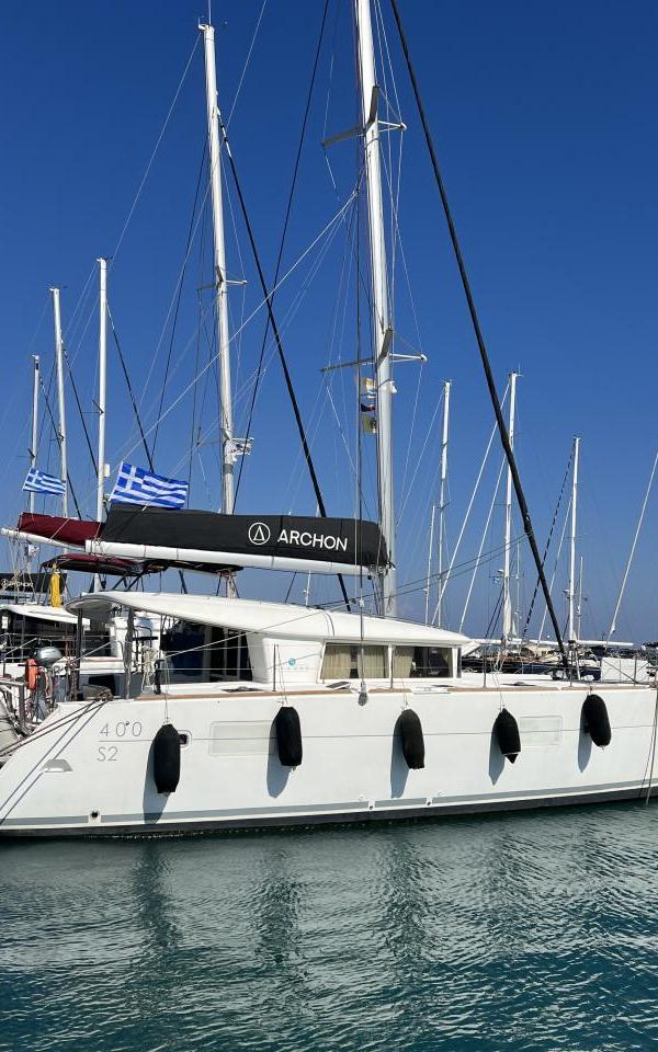 Lagoon 400 S2 Cata Loca — Catamaran Charter