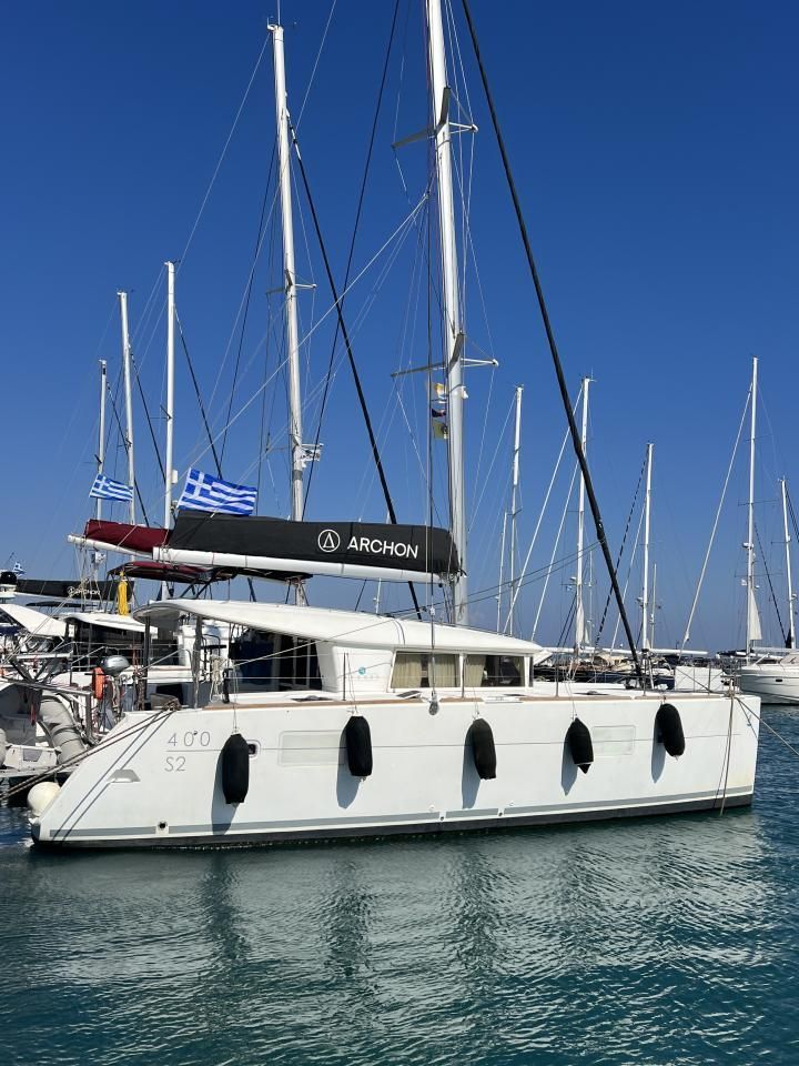 Lagoon 400 S2 Cata Loca — Catamaran Charter