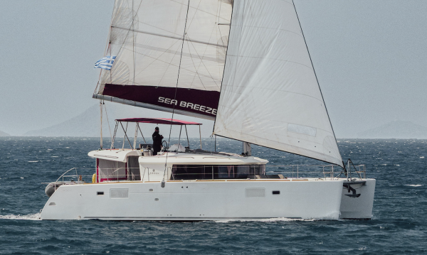 Lagoon 450 Flybridge Sea Breeze — Catamaran Charter