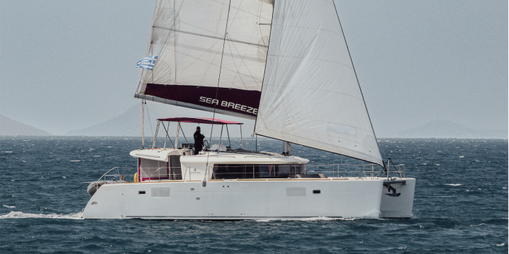 Lagoon 450 Flybridge Sea Breeze — Catamaran Charter