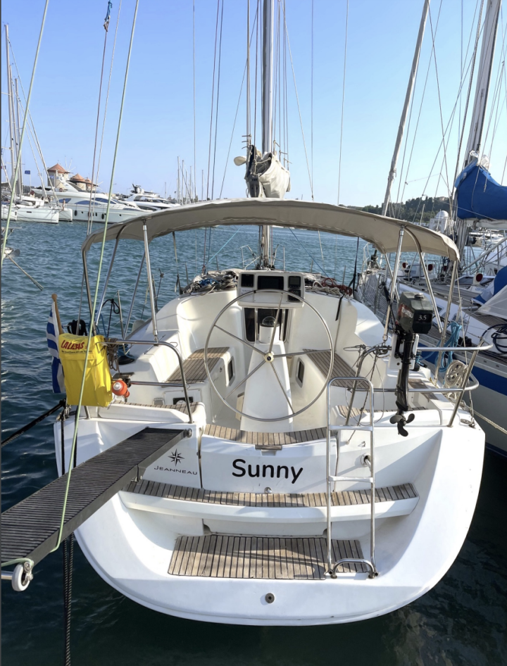 Sun Odyssey 36i Sunny — Sailing Yacht Charter