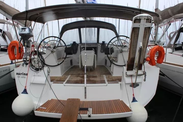 Sun Odyssey 519 Marina — Sailing Yacht Charter