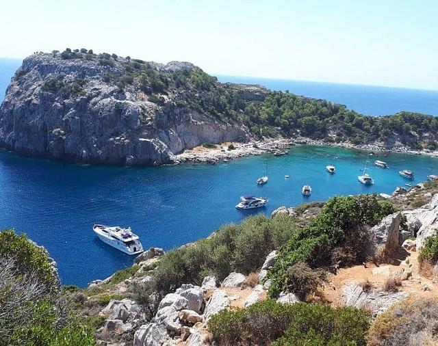 Yachting 4 Hours East Coast Cruise with Greek Buffet — photo 4