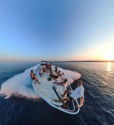 Golden Hour Yacht Experience — Semi-Private — photo 4