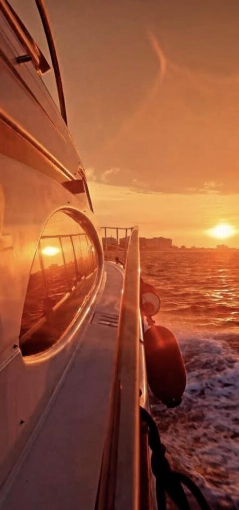 Golden Hour Yacht Experience — Semi-Private — photo 5