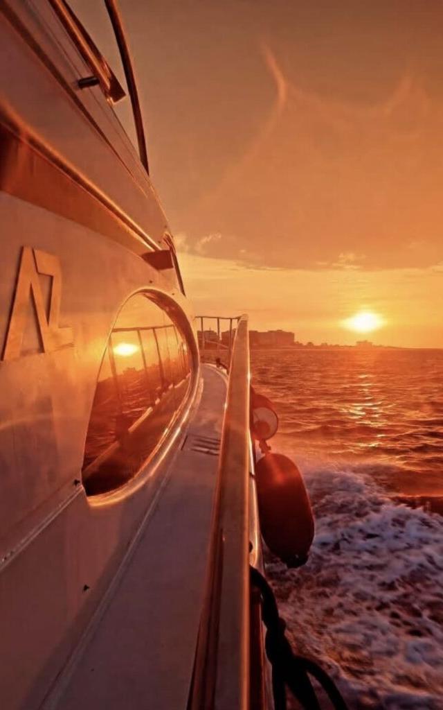 Golden Hour Yacht Experience — Semi-Private — photo 5