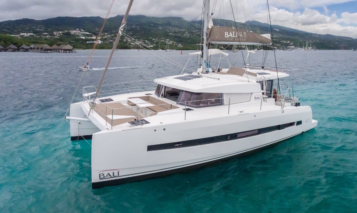 Sailing Catamaran FREEDOM — Private Charter